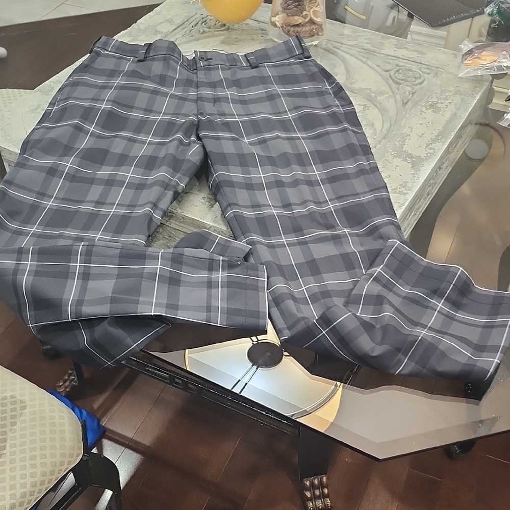 Nike Gray Black Dri Fit Golf Pants with Plaid Pattern 34 X 32 Like New